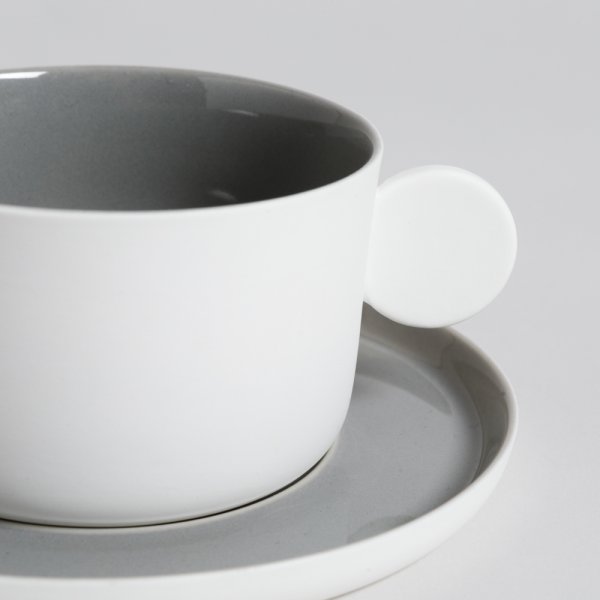 TAZA Y PLATO CAPRI GREY 200 ML VASSA