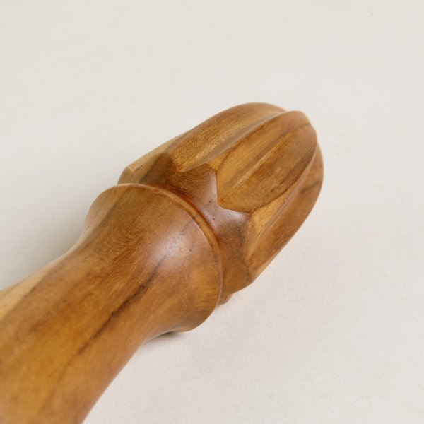 EXPRIMIDOR DE MADERA DE TECA 16 CM