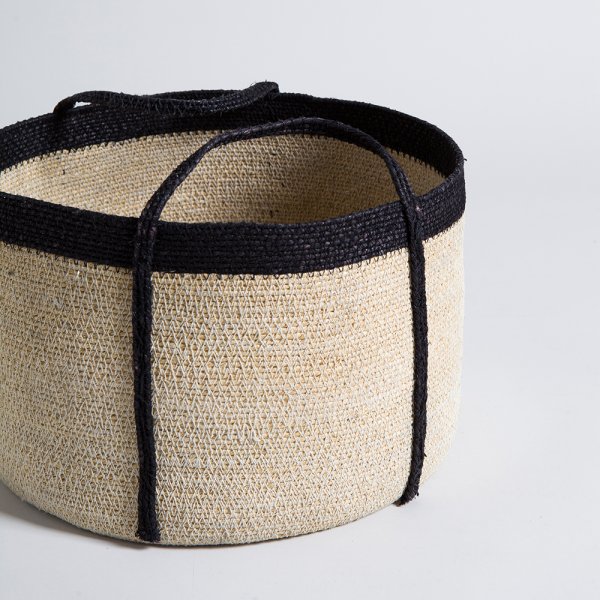 SET X 3 CANASTOS CON MANIJAS KANPUR BLACK 23X32 CM / 20X28 CM / 18X23 CM VASSA HOME