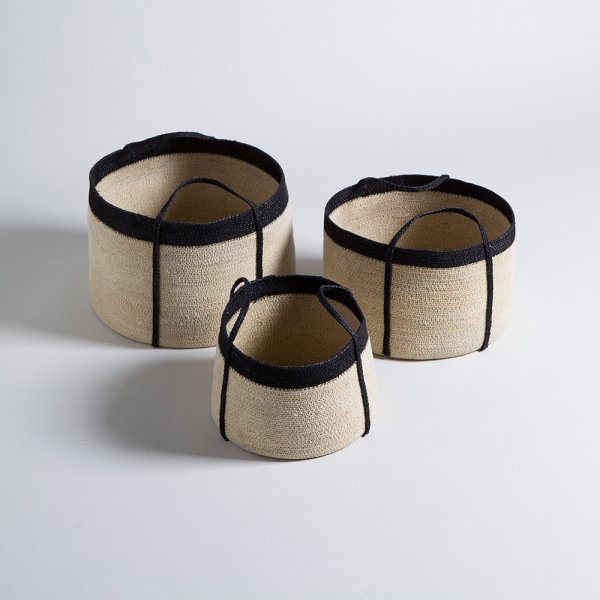 SET X 3 CANASTOS CON MANIJAS KANPUR BLACK 23X32 CM / 20X28 CM / 18X23 CM VASSA HOME