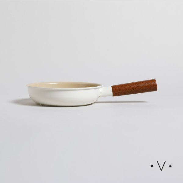 SARTEN LUND ANTIADHERENTE CON MANGO DE MADERA 20 CM VASSA HOME