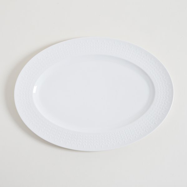 [4114131] Plato Oval Porcelana Blanca Diseño Encadenado 40.5X29.7 Cm
