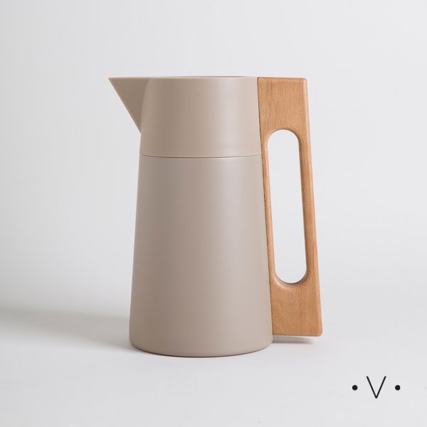 [4114720] Jarra Termica Beige Asa Madera 1500 Ml Vassa Home