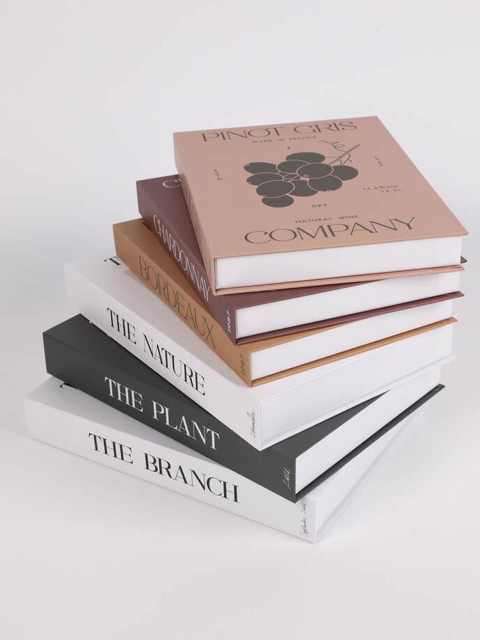 Caja Tipo Libro Set X2. Medidas: 25X18X3,8 Cm Y 22X16,5X3 Cm. Cc202