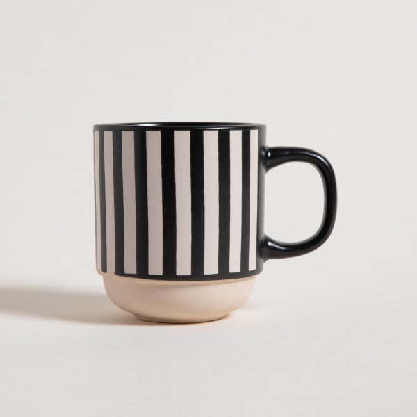 MUG RAYAS BLANCAS Y NEGRAS 436 ML