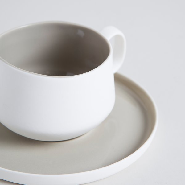 TAZA Y PLATO RAVELLO 200 ML VASSA HOME
