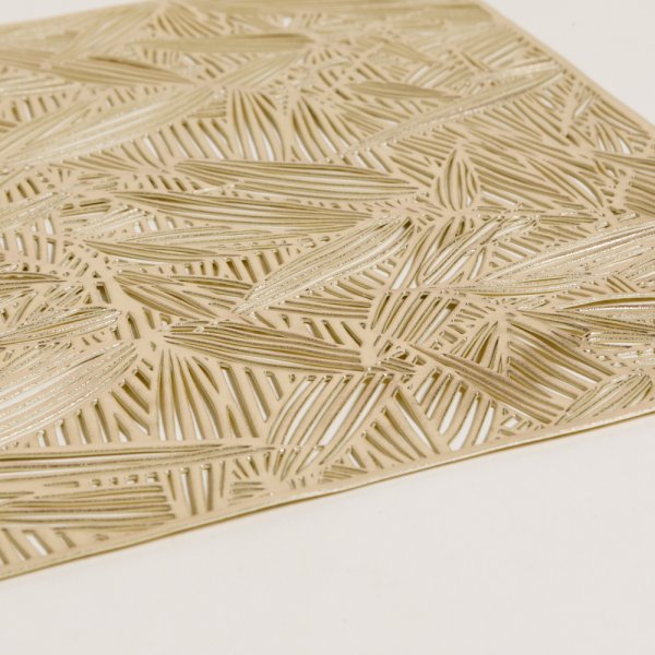 INDIVIDUAL RECTANGULAR DE PVC DORADO 45X30 CM