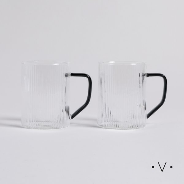 [4113435] Set X 2 Mugs De Borosilicato Con Mango Negro 360 Ml Vassa Home