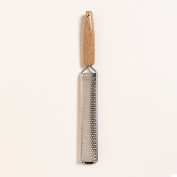 RALLADOR CON MANGO DE MADERA DE ACACIA