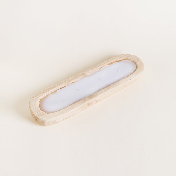 [4111350] Vela Oval Con Base De Madera De Paulownia Leora 46 Cm