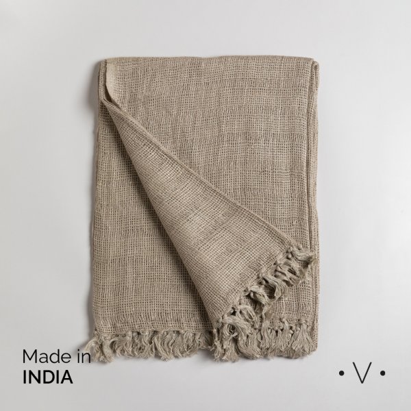 [4115052] Manta Bourke Beige 130X170 Cm Vassa Home