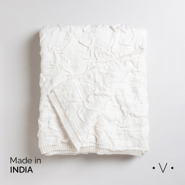 [4115079] Manta Relief Knit Off White 140X178 Cm Vassa Home