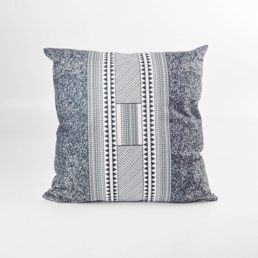 [380774] Funda  43 X 43 Cm Negra Con Guarda Pampa