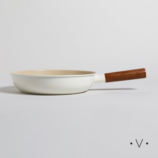 [4112909] SARTEN LUND ANTIADHERENTE CON MANGO DE MADERA 28 CM VASSA HOME